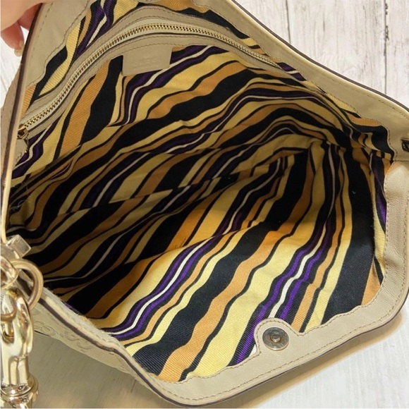 Gucci Gold-Tone Beige Shoulder Bag - Picture 12 of 16